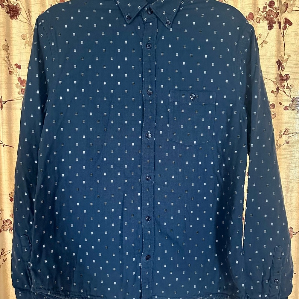 Men’s Express Navy Geometric Button Down Flannel Shirt - Medium